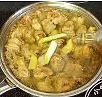 香辣羊肉火鍋的做法圖解1