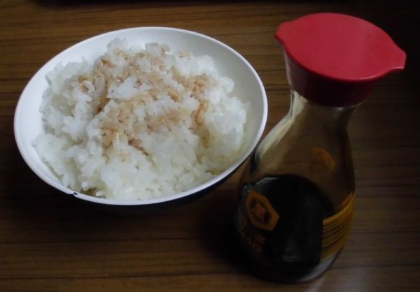日本奇葩又健康的——醬油澆飯