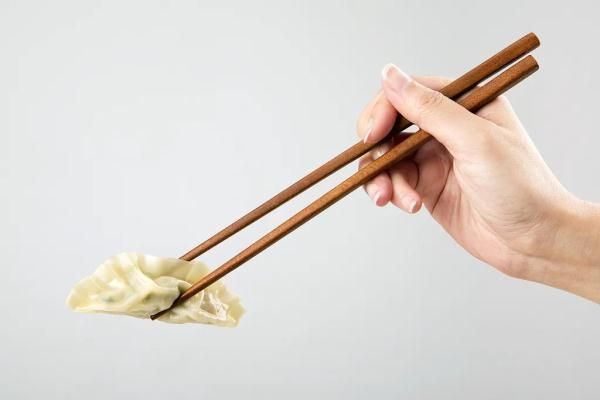 一次性紙杯喝熱飲=喝下幾萬“塑料顆粒”？！健康杯子原來是...