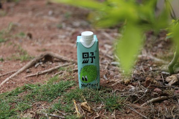 圖片來源：野生植物 新探探員Yanyan： 配料表這么簡單，又要做到好喝，野生植物需要克服哪些難點(diǎn)？ 野生植物： 難點(diǎn)主要來自三個(gè)方面。第一是如何打造獨(dú)特風(fēng)味，明顯更自然的甜：一方面