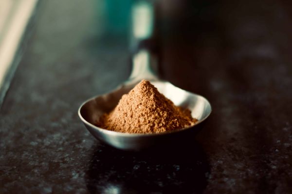 proteina de suero en una cuchara