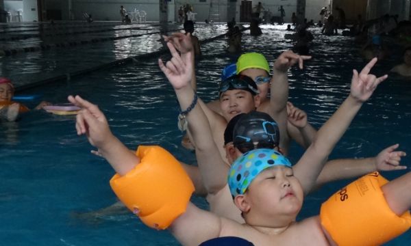 封閉減肥夏令營