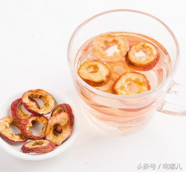 每天5片山楂片泡水喝有7大益處，很多人都不知道！