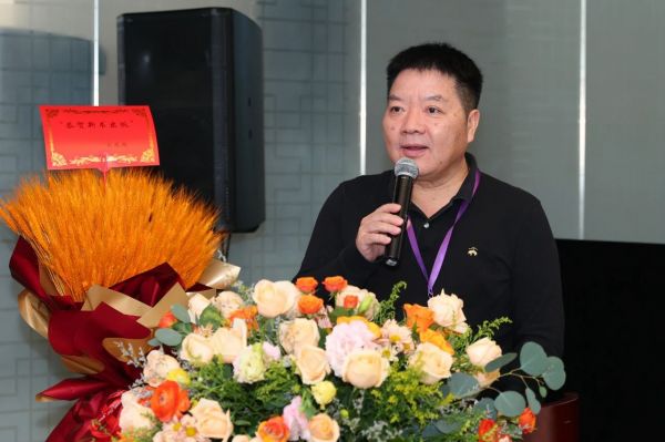 上海交通大學(xué)附屬兒童醫(yī)學(xué)中心李奮教授致辭