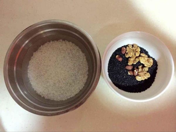 純奶手撕吐司的做法 步驟1