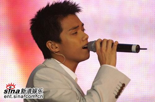 圖文:9+2音樂先鋒榜揭曉--張敬軒