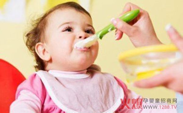 麥拉小廚教你該怎么給寶寶添加輔食