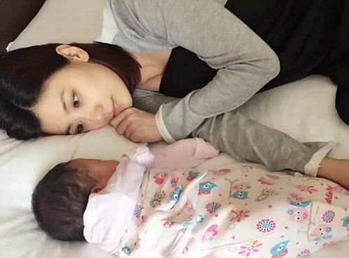 賈靜雯與女兒