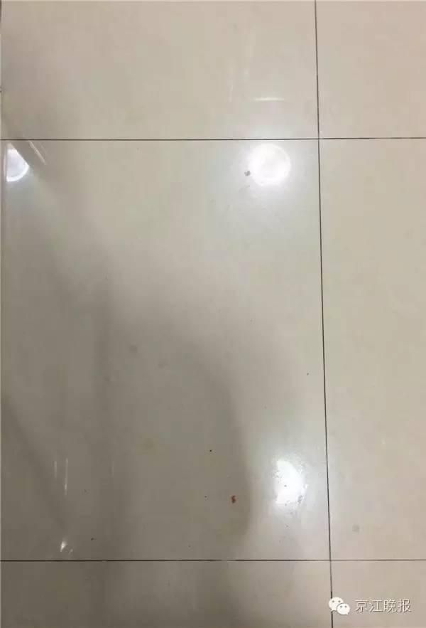 實(shí)驗(yàn)礦泉水+面粉+洗衣粉+白醋+醫(yī)用酒精=強(qiáng)力去污劑！除油漬效果堪比專業(yè)去污劑，每次花費(fèi)僅幾角錢