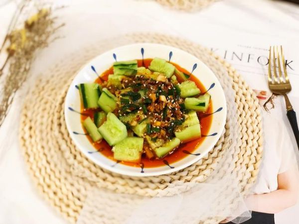 夏日涼拌青瓜-萬能涼拌調(diào)料的做法