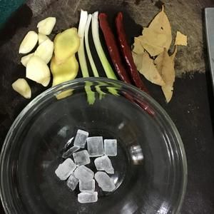 番茄土豆?fàn)F牛腩 (下飯利器 香嫩又多汁)的做法 步驟3