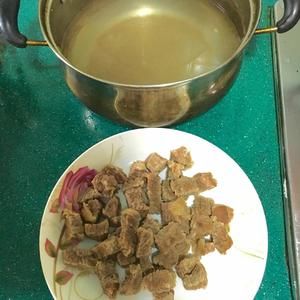 番茄土豆?fàn)F牛腩 (下飯利器 香嫩又多汁)的做法 步驟2
