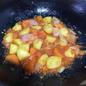 番茄土豆?fàn)F牛腩 (下飯利器 香嫩又多汁)的做法 步驟7