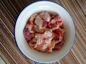 西红柿炖牛腩土豆甘蓝的做法 步骤2