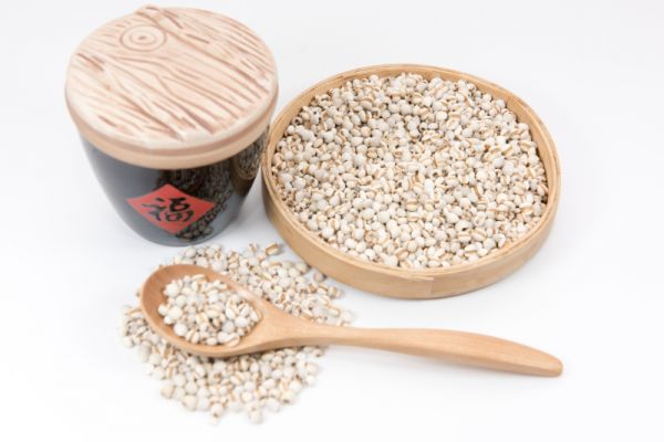 薏仁茶的功效與禁忌：了解薏仁茶的健康保健與限制