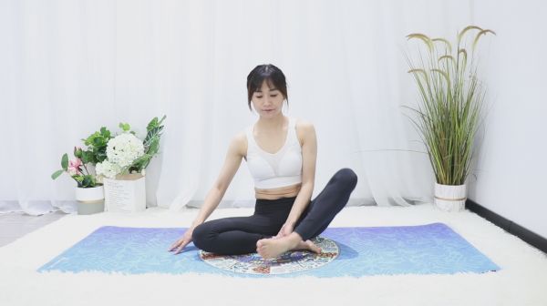 強(qiáng)化瘦腿進(jìn)階篇：每天抬腿10下，消除“肌肉腿”，提臀瘦大腿