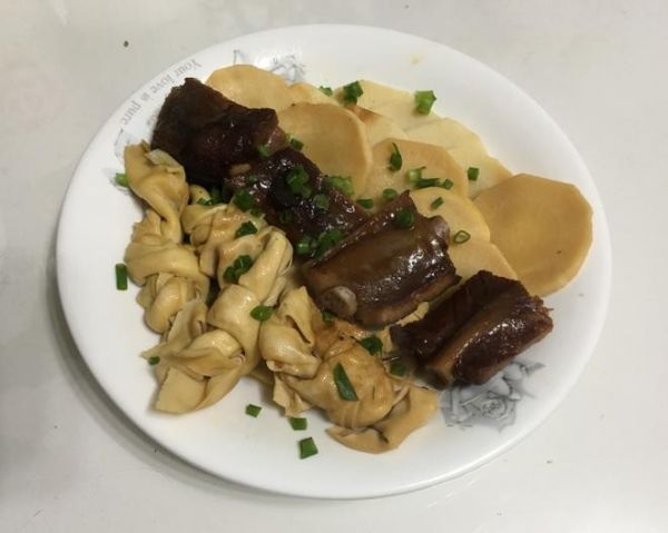冬筍千張結(jié)蒸醬排骨的做法
