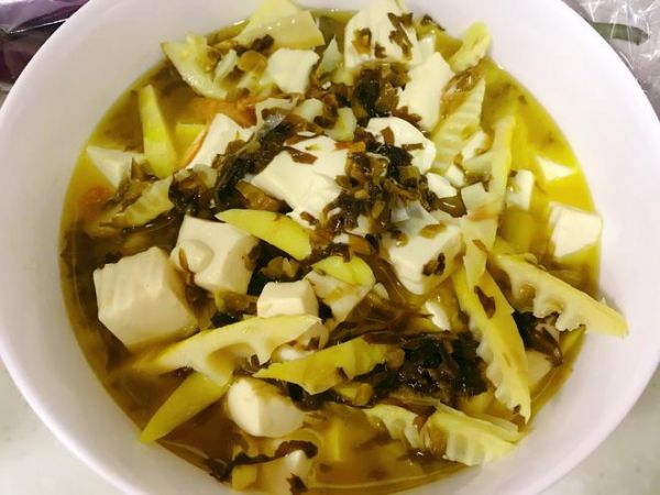 雪菜鮮筍燉豆腐的做法