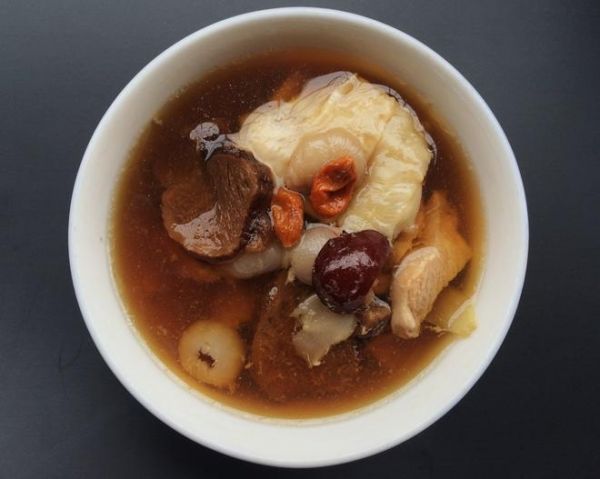 黄精炖鸡的做法