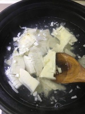干鍋咸肉冬筍梅干菜的做法步驟 第2步