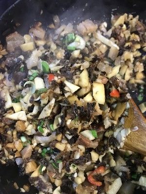 干鍋咸肉冬筍梅干菜的做法步驟 第7步