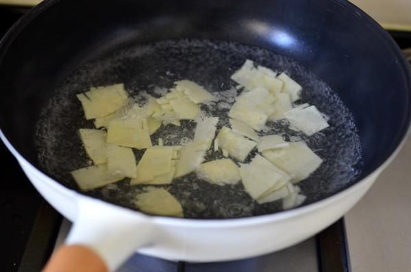 冬筍炒肉片怎么做才好吃，教你這樣家常做法，好吃又下飯！