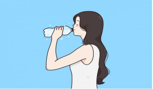 睡觉前喝水对身体好还是坏 健康饮水指南最新版