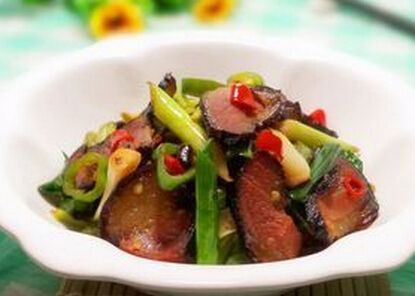 臘肉炒冬筍的做法介紹
