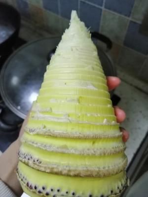 鲜笋炒腊肉（超简单又下饭）的做法 步骤2