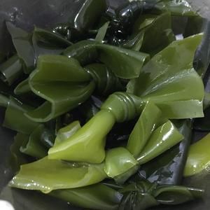 清燉小排冬筍海帶湯的做法 步驟3
