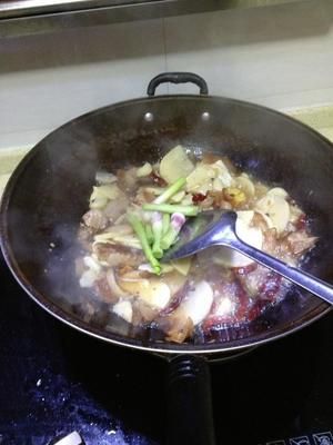 冬筍燉臘肉的做法 步驟7
