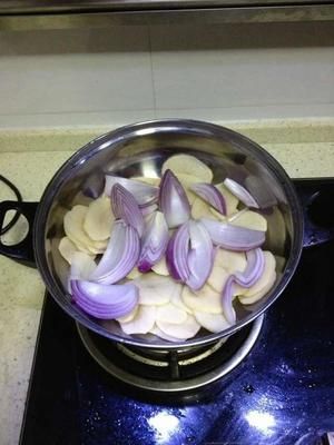 冬筍燉臘肉的做法 步驟4