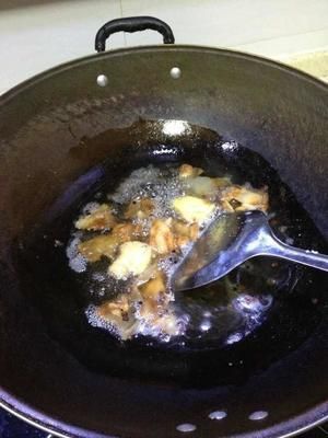 冬筍燉臘肉的做法 步驟5