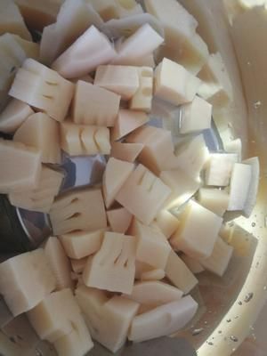 鮮香冬筍燉排骨的做法 步驟1