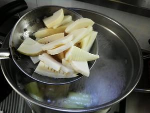 湯氏冬筍煲雞湯的做法 步驟5