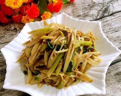 美味健康的土佐風(fēng)煮竹筍（品嘗日本傳統(tǒng)佳肴的方法與技巧）