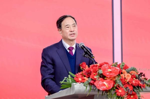 中國食品藥品企業(yè)質(zhì)量安全促進(jìn)會(huì)會(huì)長、原國家食藥監(jiān)總局稽查局局長毛振賓致辭