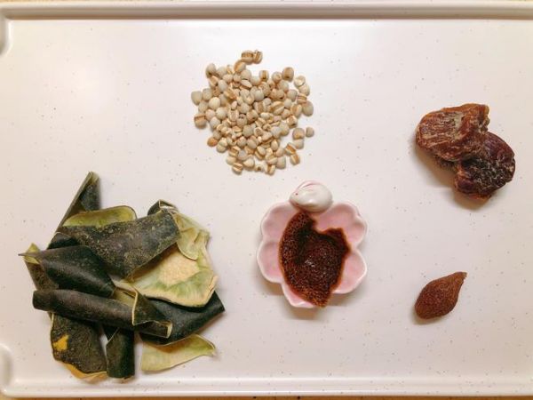 “素”饮健康——润喉祛湿正气的冬瓜皮薏米胖大海陈皮饮的做法