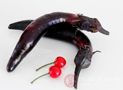 多吃一点茄子可以帮助我们有效的保护心血管疾病