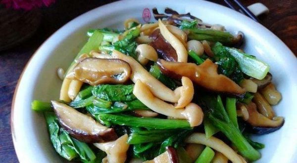美味健康，香菇炒卷心菜（中西風(fēng)味融合）