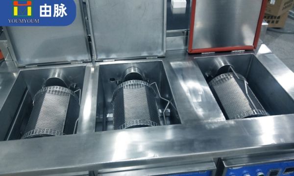由脉超声波清洗机,工业超声波清洗机,超声波清洗设备,超声波清洗器.jpg