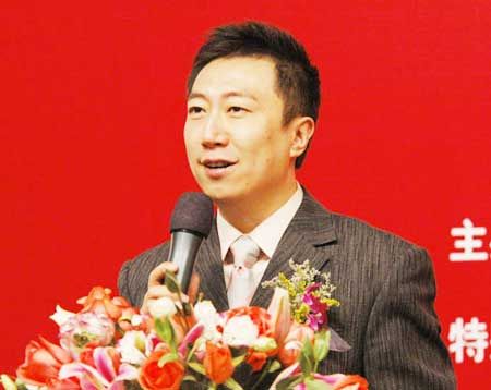 颁奖典礼主持人陈伟鸿开场白