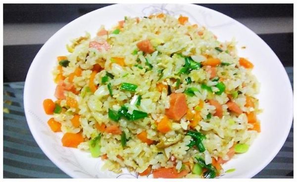 教你蛋炒飯家常做法，飯粒飽滿有嚼勁，保證一吃就上癮