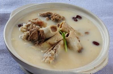 手把手教你燉出營(yíng)養(yǎng)好喝的骨頭湯1