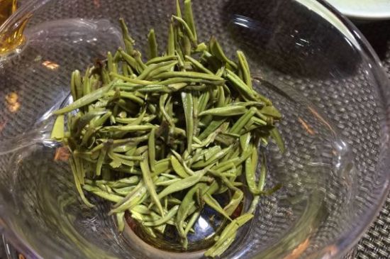 濕氣重喝紅茶還是綠茶，紅茶祛濕還是綠茶祛濕？