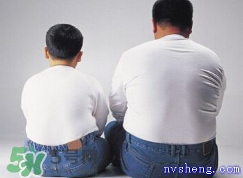 熬夜会长胖的原因 长胖是因为熬夜吗？