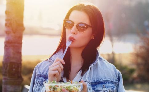 長期熬夜會讓人發(fā)胖嗎 熬夜的壞處 夏天如何減肥