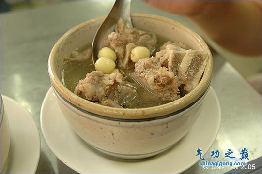 16种养生滋补食疗汤做法3 / 作者: / 来源:气功之巅