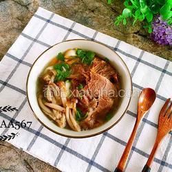 牛肉蘑菇湯面的做法[圖]