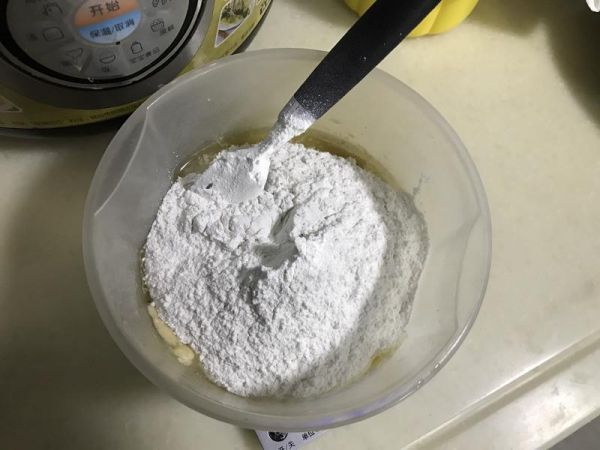 純奶手撕吐司的做法 步驟1
